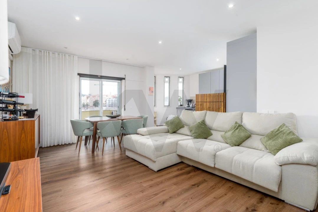 Apartamento T1 para Venda em São Domingos de Rana Foto 1