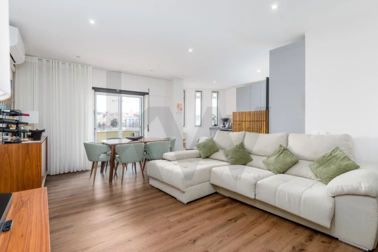 Apartamento T1 para Venda em São Domingos de Rana Foto 1