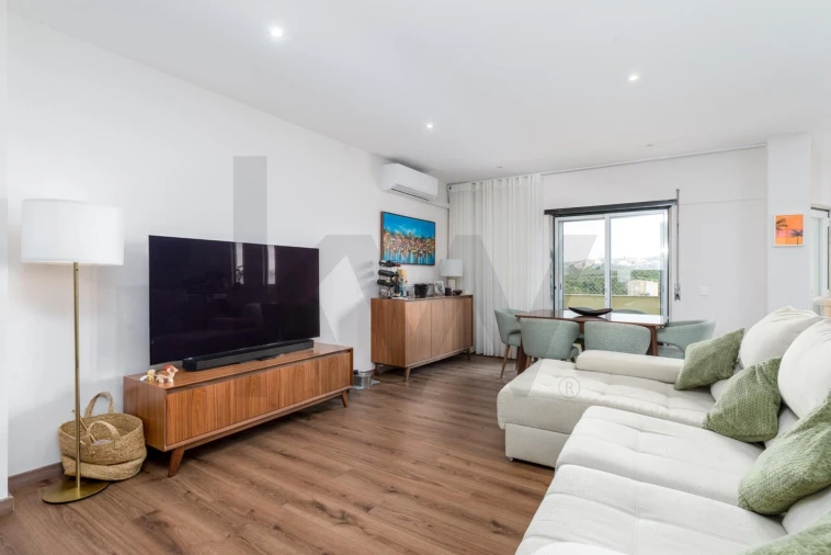 Apartamento T1 para Venda em São Domingos de Rana Foto 2