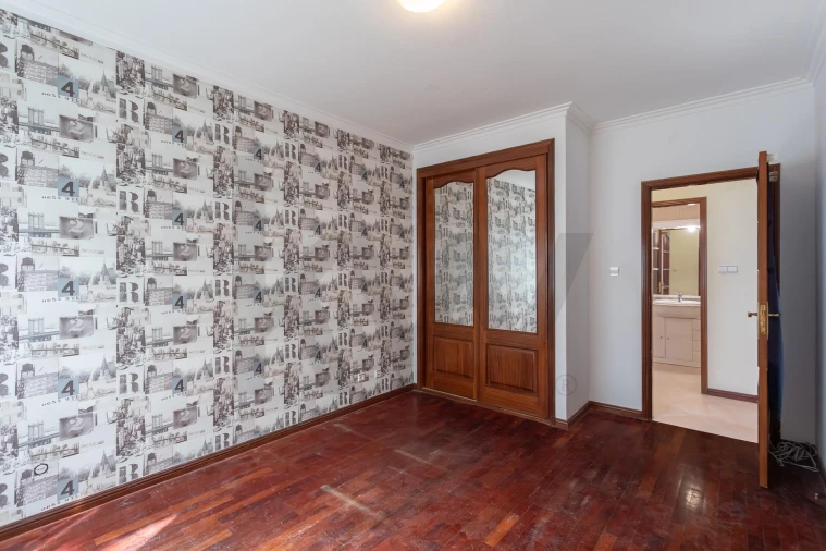 Apartamento T3 para Venda em Ramada e Caneças Foto 12