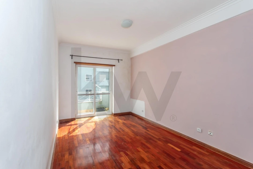 Apartamento T3 para Venda em Ramada e Caneças Foto 13