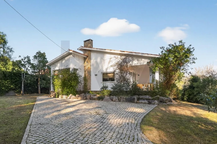 Moradia T4 para Venda em São João das Lampas e Terrugem Foto 1