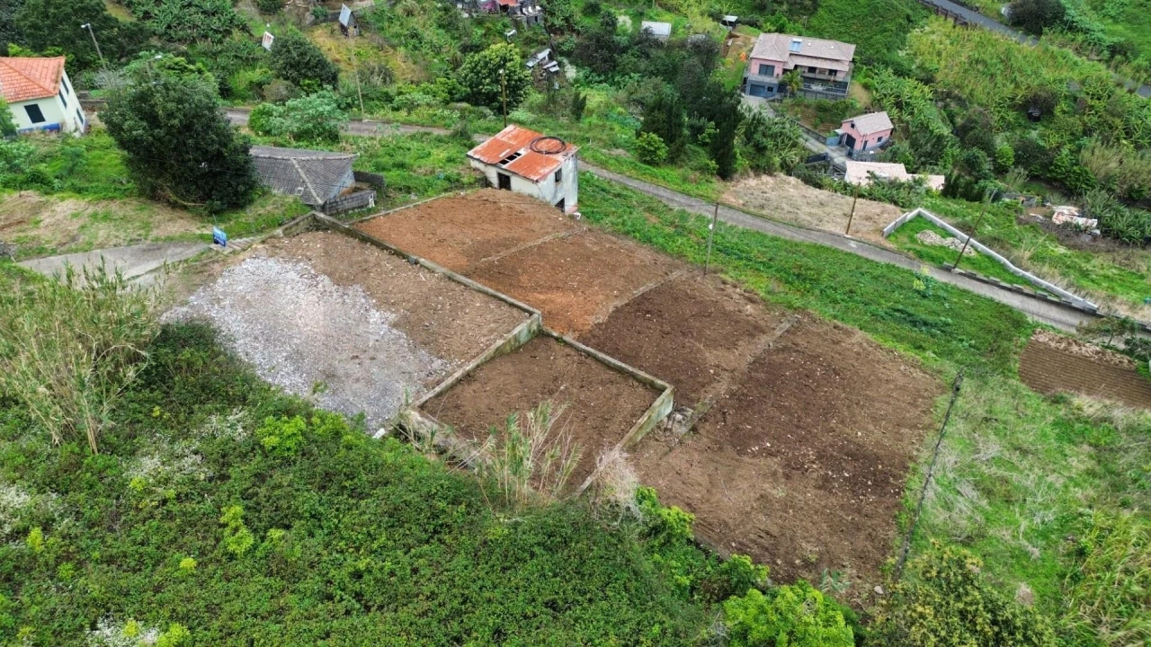 Terreno para Venda em Porto da Cruz Foto 13