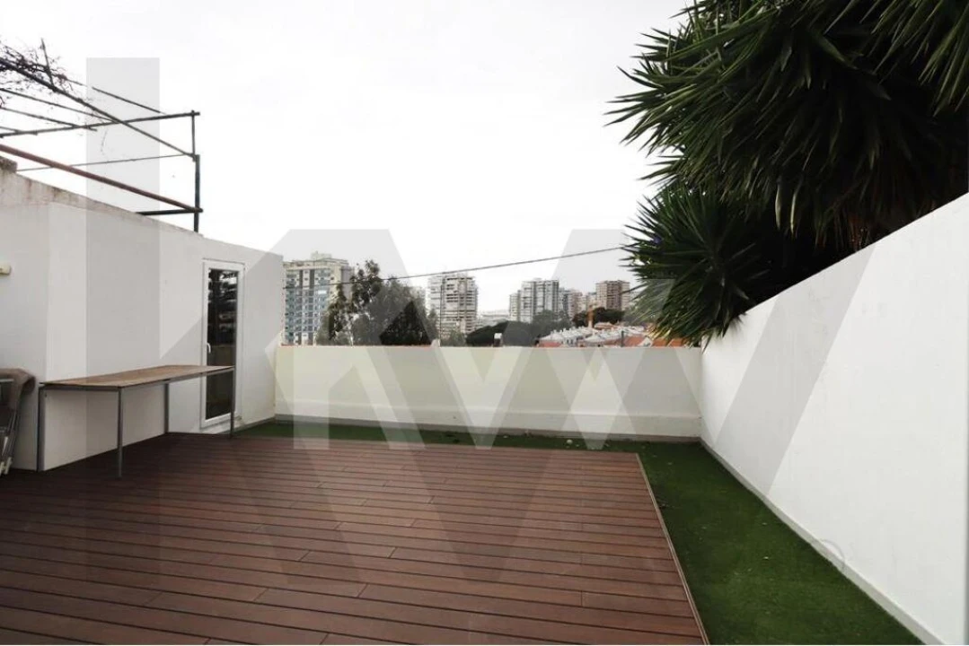 Moradia T2 para Venda em Ajuda Foto 10