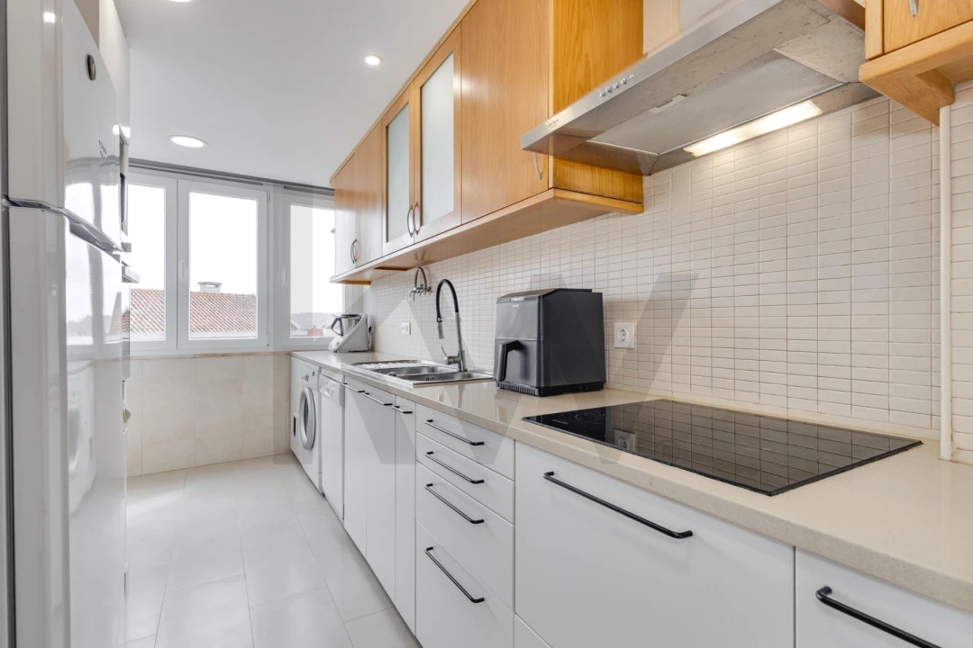 Apartamento T4 para Venda em Águas Livres Foto 6