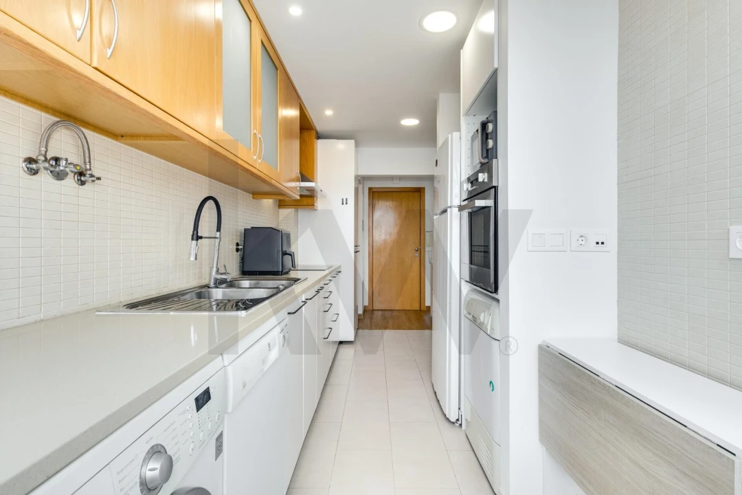 Apartamento T4 para Venda em Águas Livres Foto 8