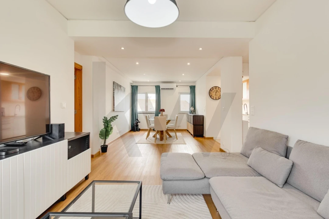 Apartamento T4 para Venda em Águas Livres Foto 2