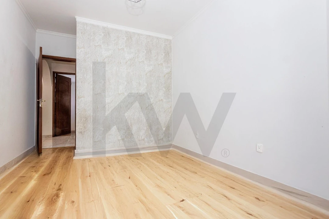 Apartamento T2 para Venda em São Domingos de Rana Foto 8