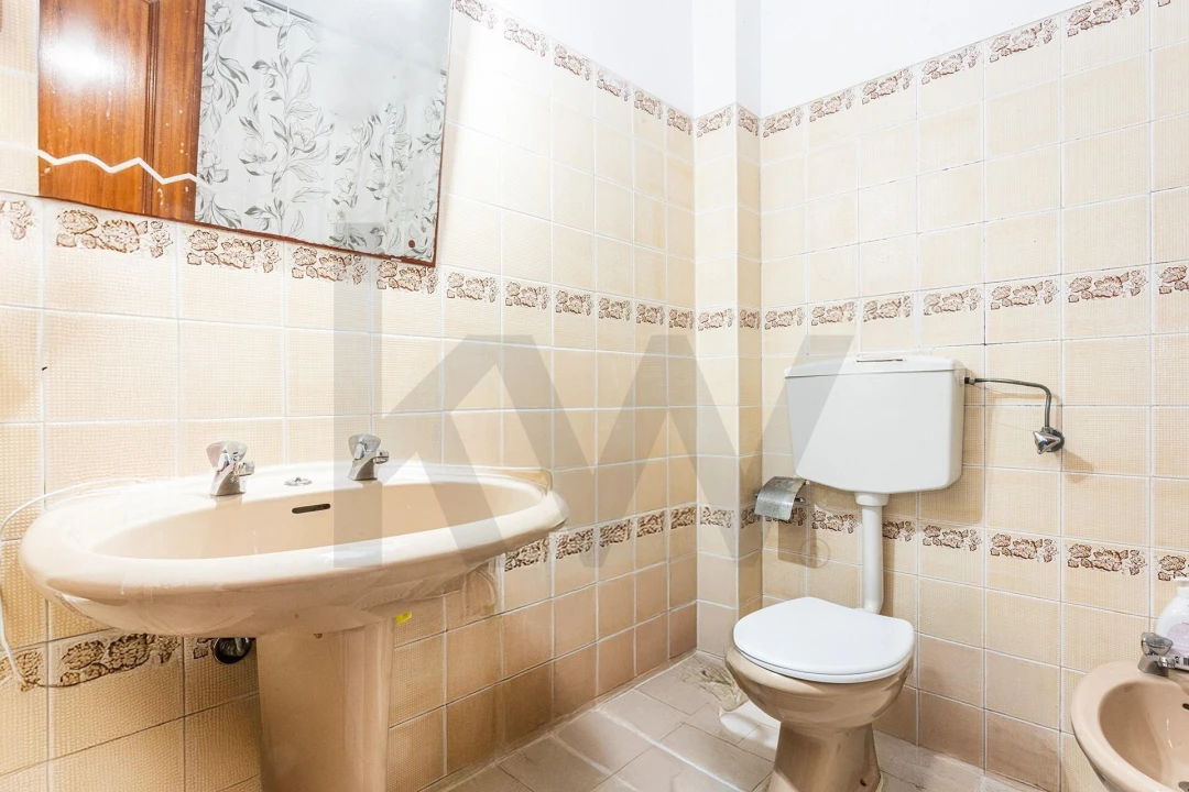 Apartamento T2 para Venda em São Domingos de Rana Foto 9