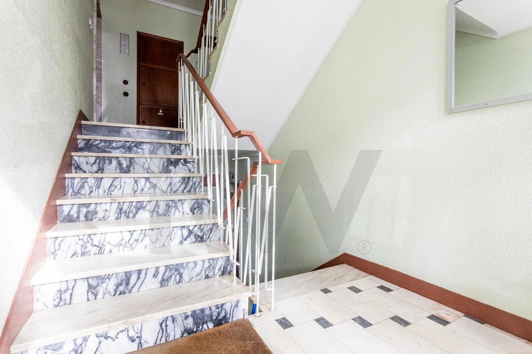 Apartamento T2 para Venda em São Domingos de Rana Foto 14