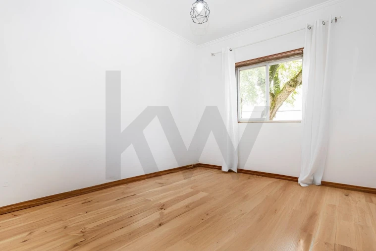 Apartamento T2 para Venda em São Domingos de Rana Foto 7