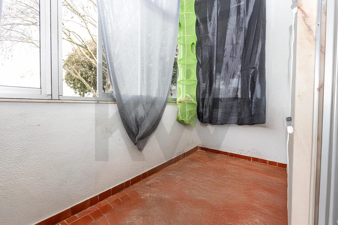 Apartamento T2 para Venda em São Domingos de Rana Foto 13