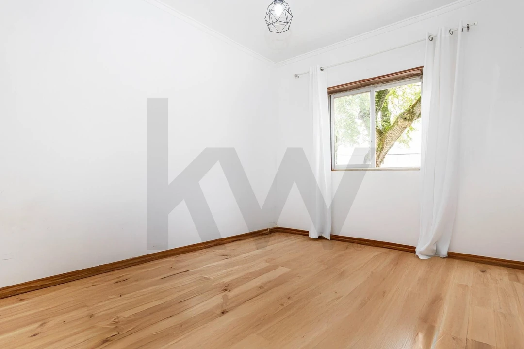 Apartamento T2 para Venda em São Domingos de Rana Foto 7