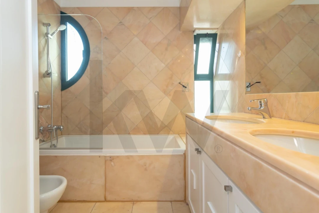 Moradia T4 para Arrendamento em Estrela Foto 41