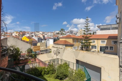 Moradia T4 para Arrendamento em Estrela