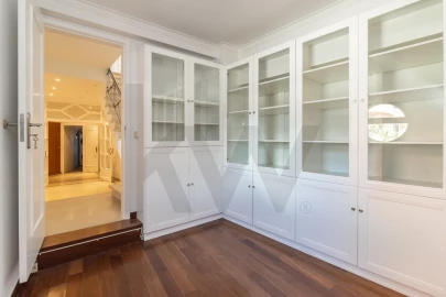 Moradia T4 para Arrendamento em Estrela