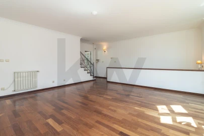 Moradia T4 para Arrendamento em Estrela