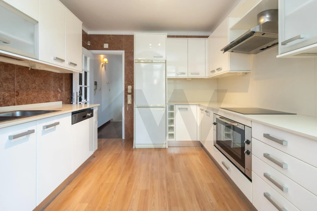 Moradia T4 para Arrendamento em Estrela Foto 13