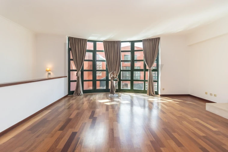 Moradia T4 para Arrendamento em Estrela Foto 4