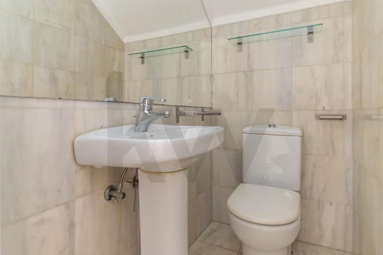 Moradia T4 para Arrendamento em Estrela Foto 6