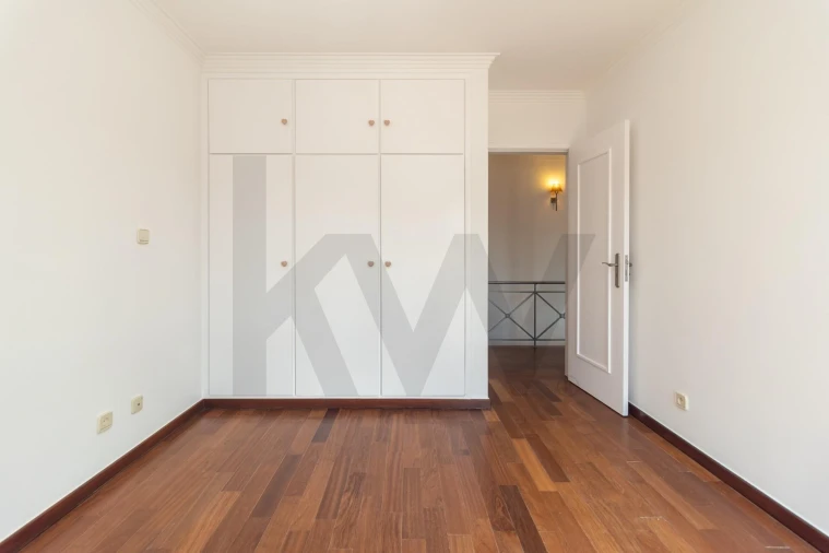 Moradia T4 para Arrendamento em Estrela Foto 28