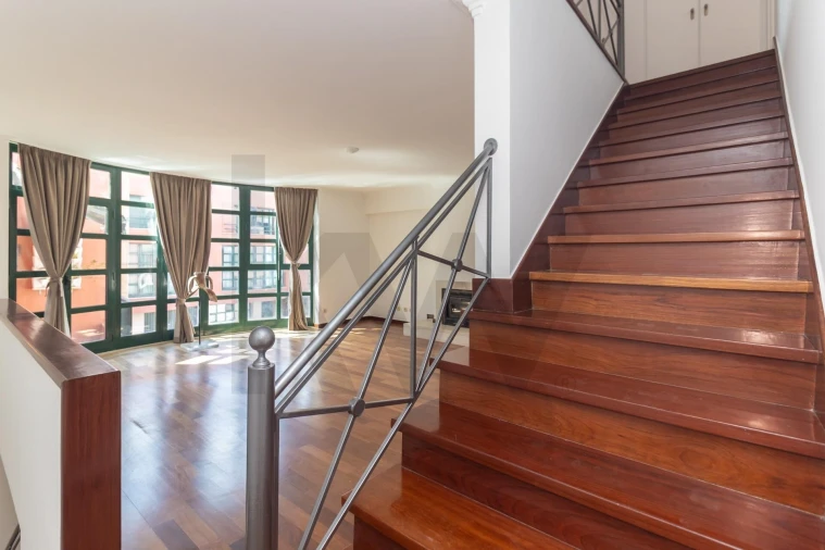 Moradia T4 para Arrendamento em Estrela Foto 8