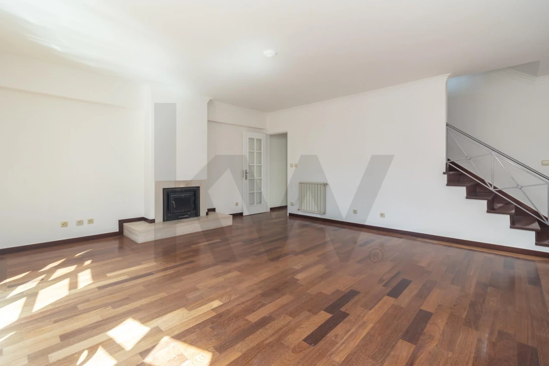 Moradia T4 para Arrendamento em Estrela Foto 5