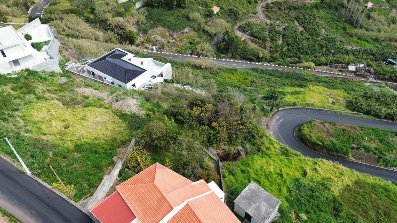 Terreno para Venda em Ribeira Brava Foto 14