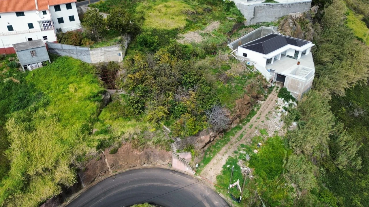 Terreno para Venda em Ribeira Brava Foto 6
