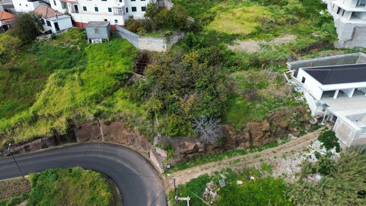 Terreno para Venda em Ribeira Brava Foto 5