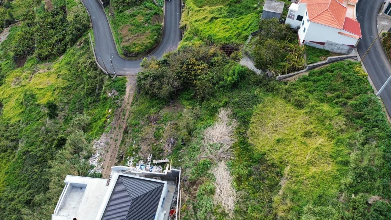 Terreno para Venda em Ribeira Brava Foto 15