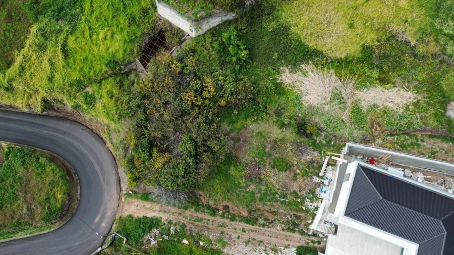 Terreno para Venda em Ribeira Brava Foto 2