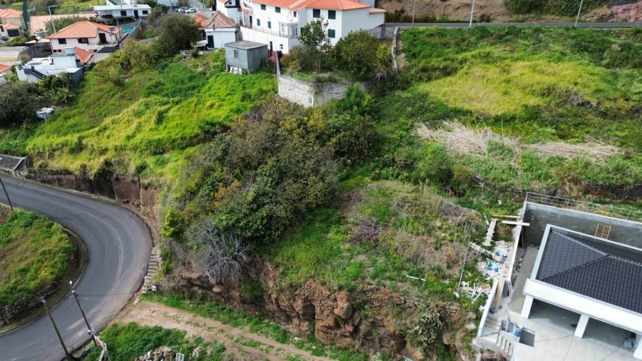 Terreno para Venda em Ribeira Brava Foto 3