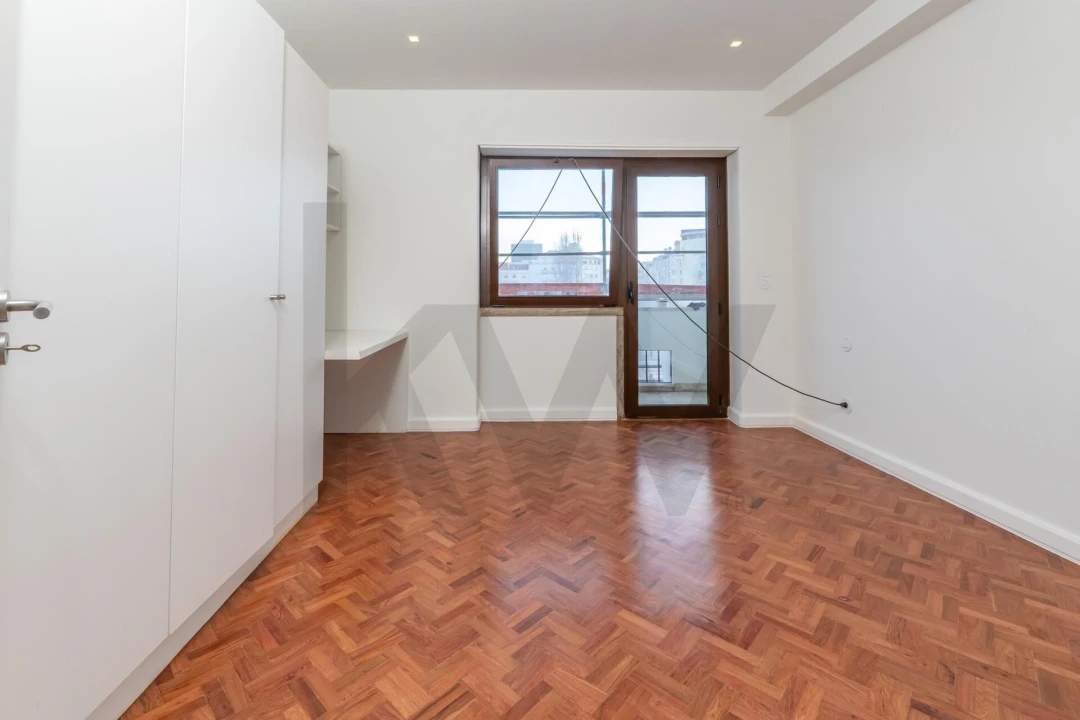 Apartamento T3 para Arrendamento em Avenidas Novas Foto 14