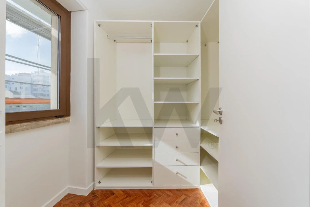 Apartamento T3 para Arrendamento em Avenidas Novas Foto 11