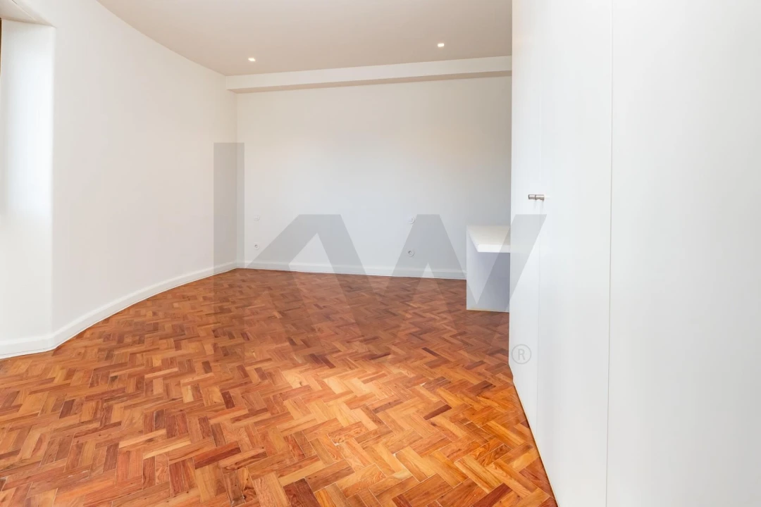 Apartamento T3 para Arrendamento em Avenidas Novas Foto 20