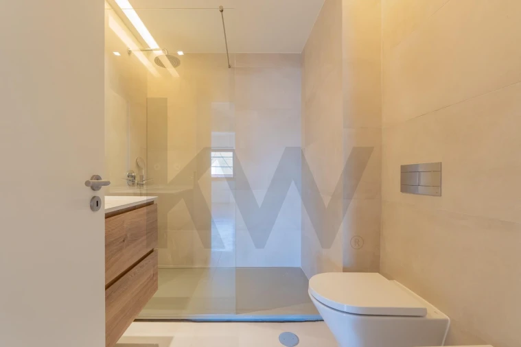 Apartamento T3 para Arrendamento em Avenidas Novas Foto 17