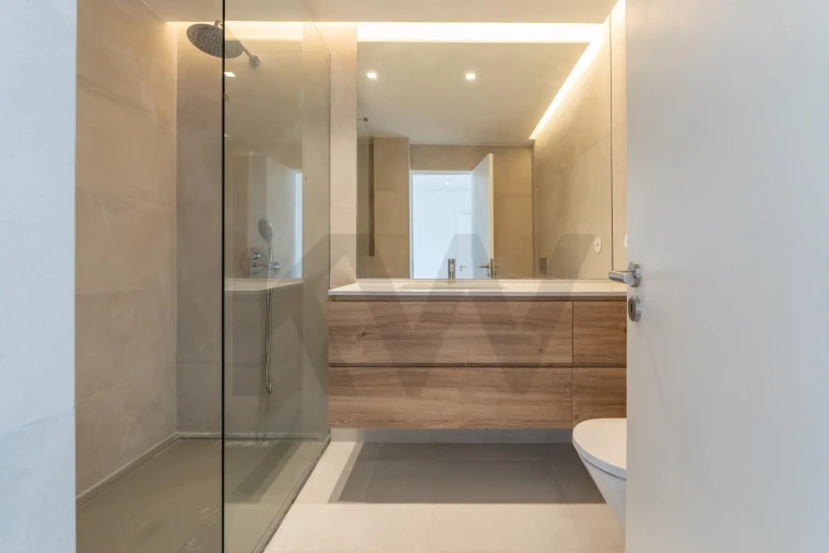 Apartamento T3 para Arrendamento em Avenidas Novas Foto 12