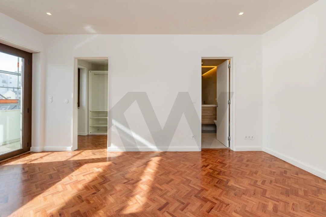 Apartamento T3 para Arrendamento em Avenidas Novas Foto 10