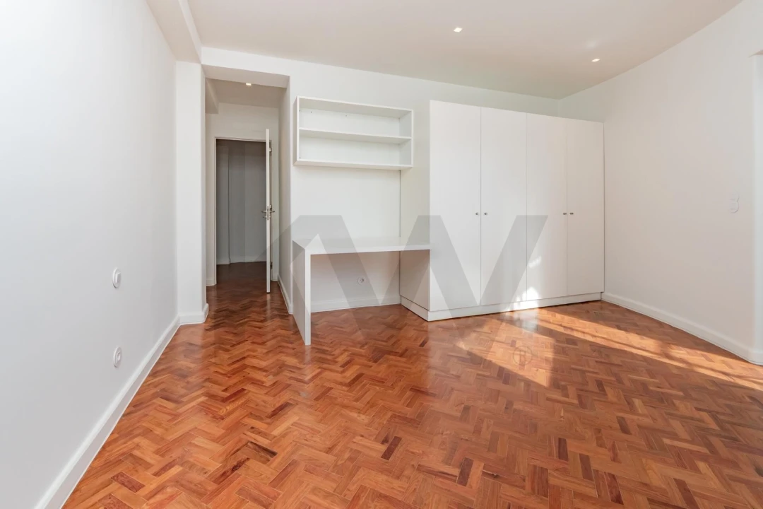 Apartamento T3 para Arrendamento em Avenidas Novas Foto 13