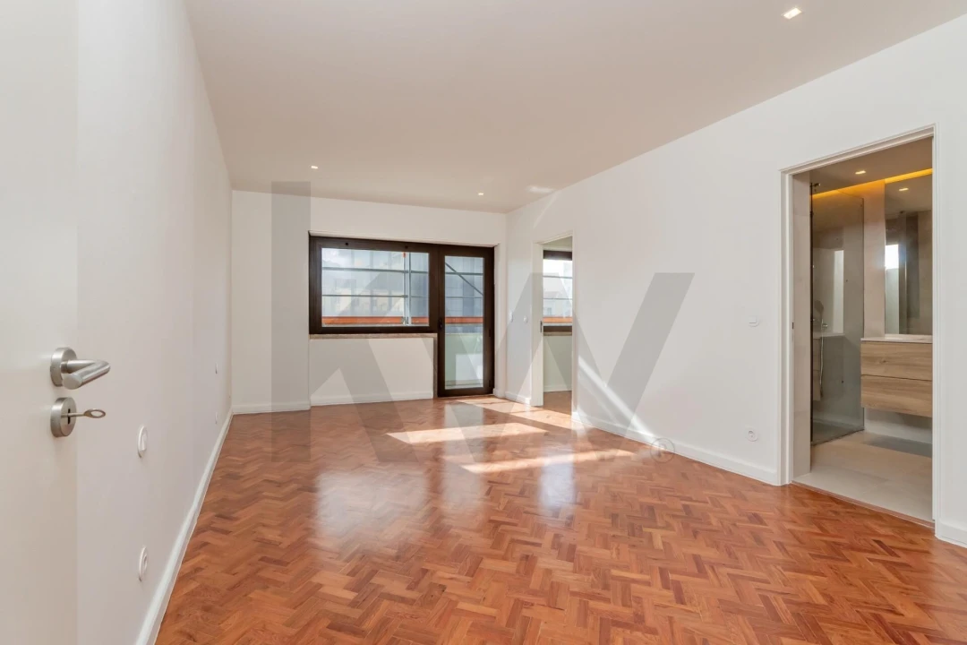 Apartamento T3 para Arrendamento em Avenidas Novas Foto 9