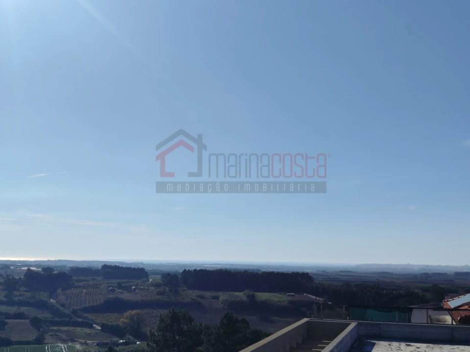 Moradia T4 para Venda em Atouguia da Baleia Foto 19