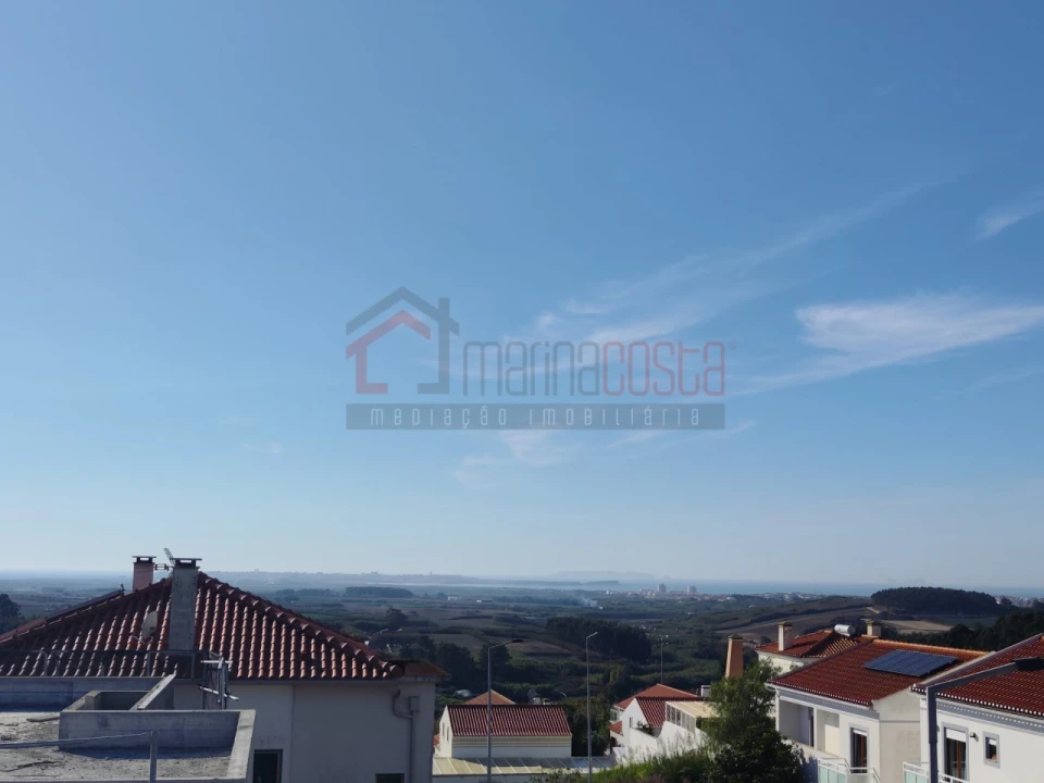 Moradia T4 para Venda em Atouguia da Baleia Foto 21