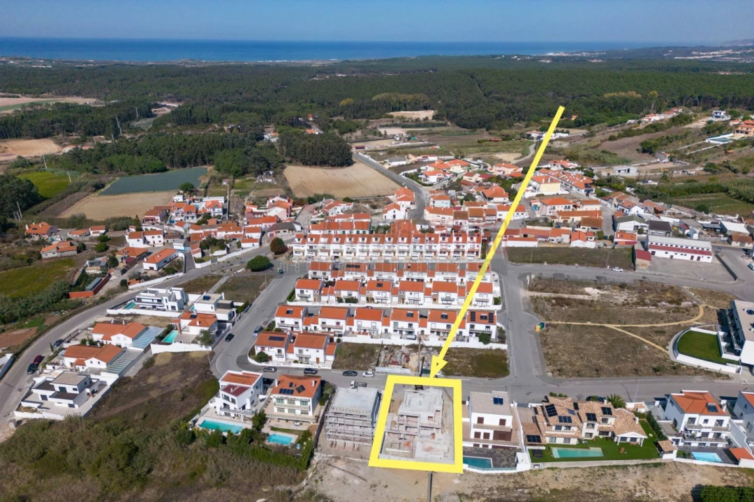 Moradia T4 para Venda em Atouguia da Baleia Foto 4