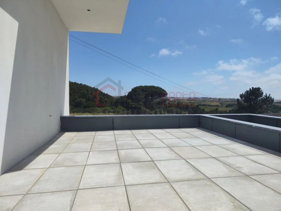 Moradia T4 para Venda em Atouguia da Baleia Foto 23