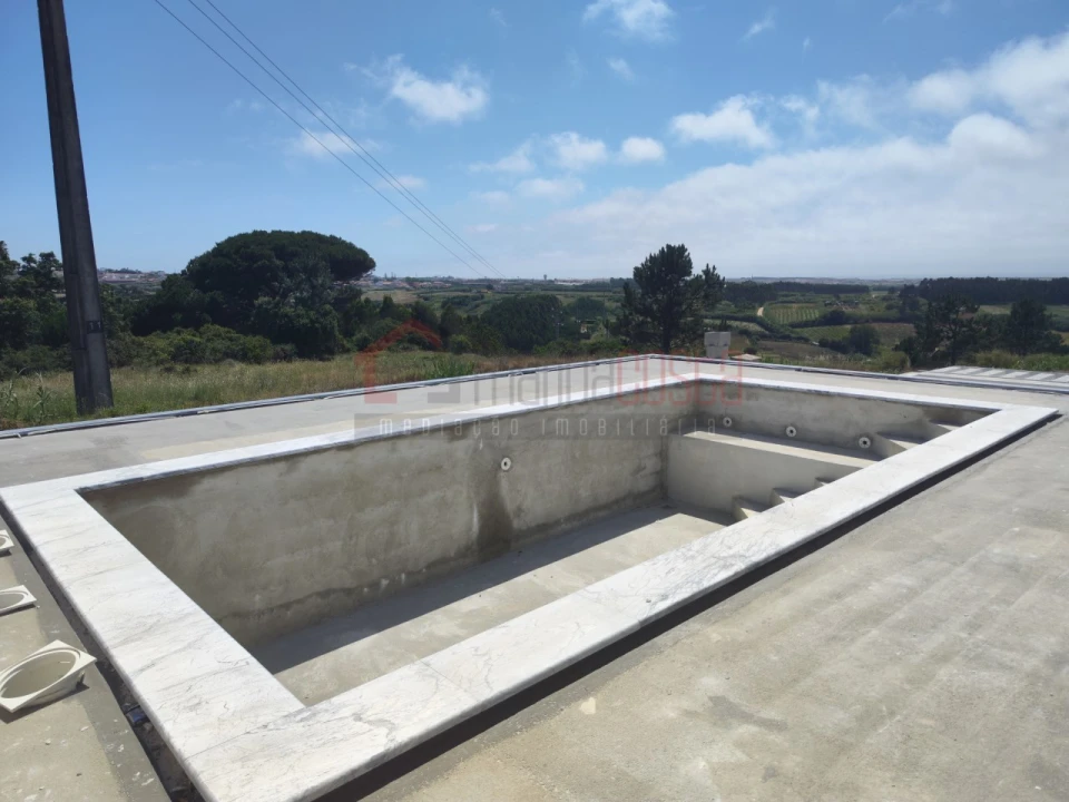 Moradia T4 para Venda em Atouguia da Baleia Foto 21