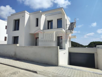Moradia T4 para Venda em Atouguia da Baleia