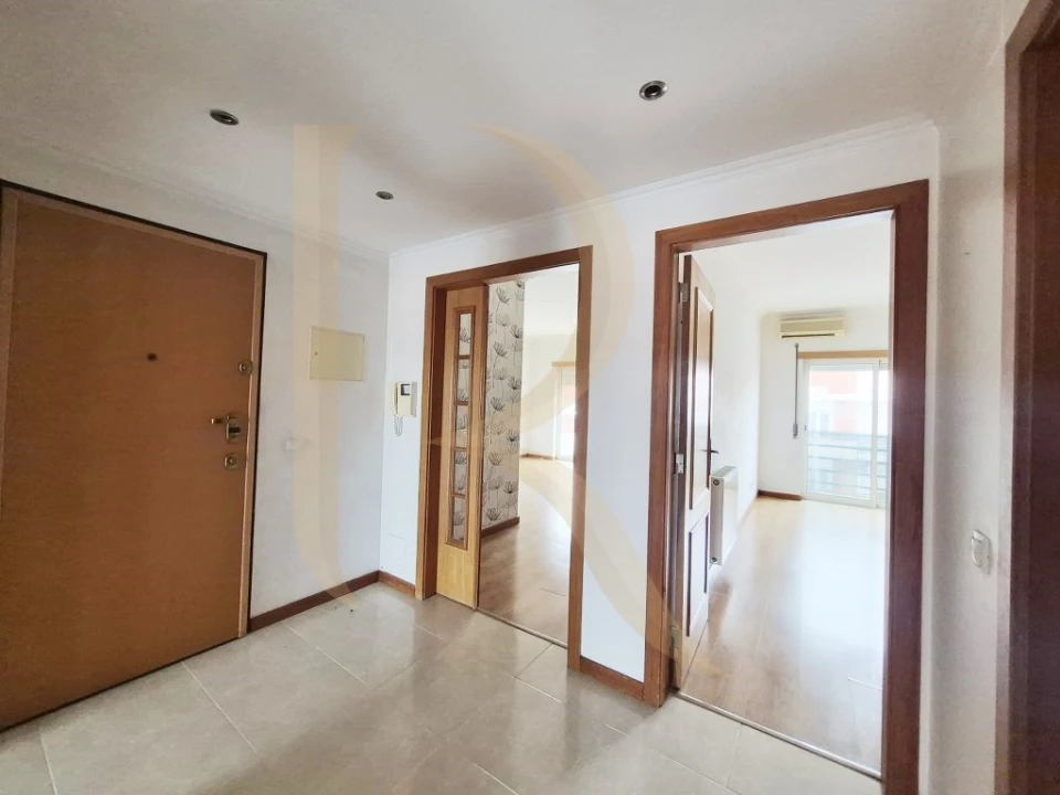 Apartamento T2 para Venda em Laranjeiro e Feijó Foto 2