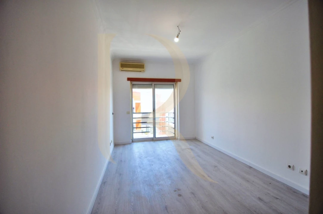Apartamento T2 para Venda em Laranjeiro e Feijó Foto 10