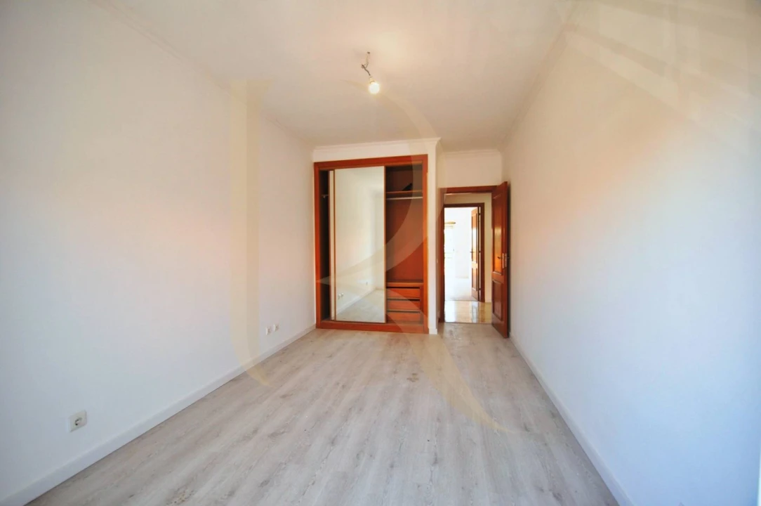 Apartamento T2 para Venda em Laranjeiro e Feijó Foto 11